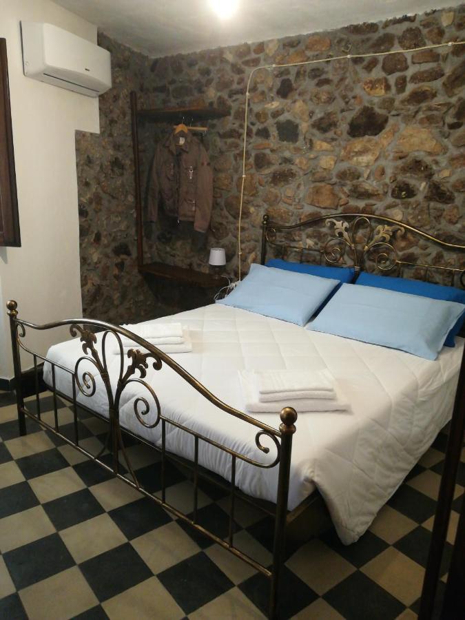 Deiana Bed and Breakfast Santu Lussurgiu Δωμάτιο φωτογραφία